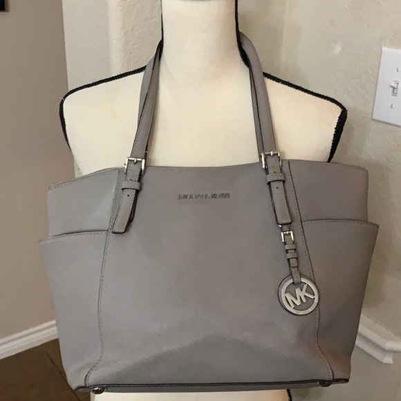 COPY - Michael Kors gray jet set shoulder bag - Picture 3 of 17